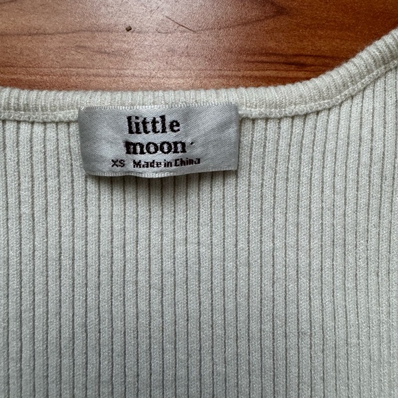 Aritzia wrap front top - Picture 3 of 3